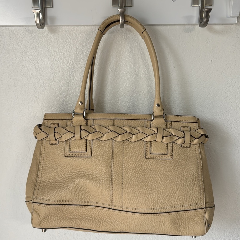 🆕‎ Coach Hamptons Satchel - Picture 4 of 10